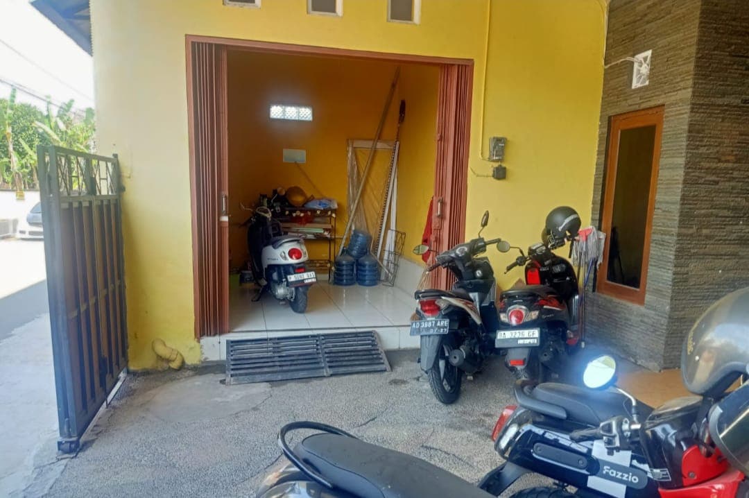 Area Parkir Motor